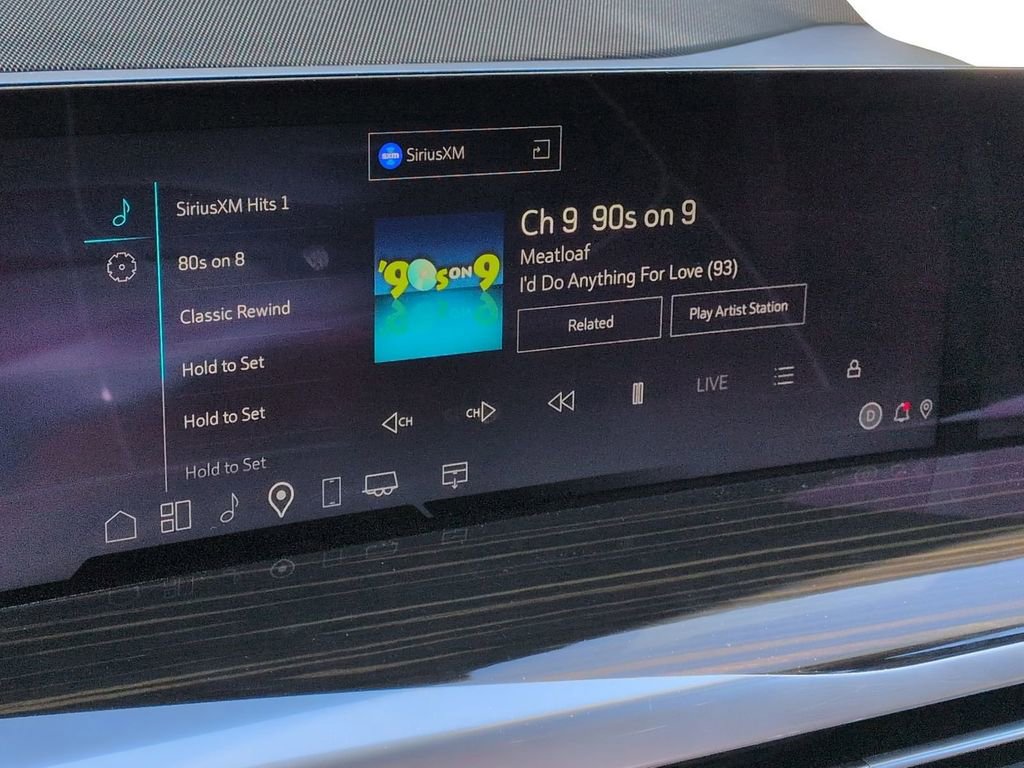 Certified 2025 Cadillac Escalade ESV Premium Luxury image 5