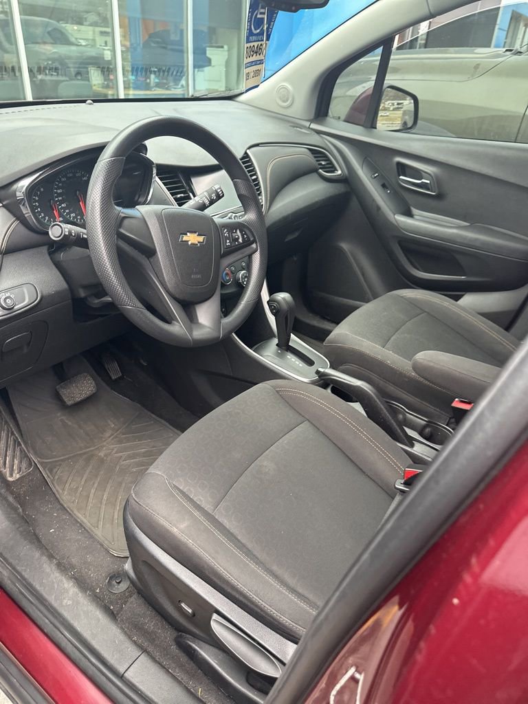 Used 2017 Chevrolet Trax LS AWD/4WD image 3