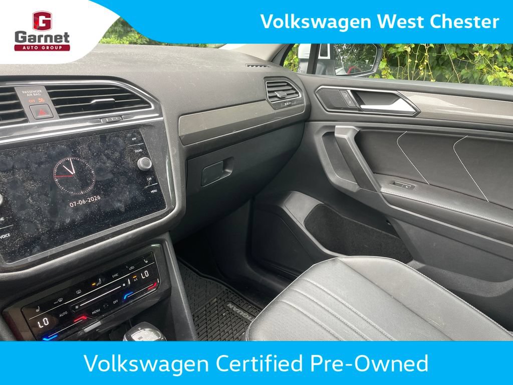 Used 2022 Volkswagen Tiguan SE R-Line AWD/4WD image 2