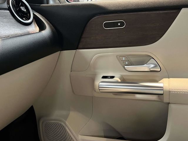 Certified 2022 Mercedes-Benz GLA 250 4MATIC image 33