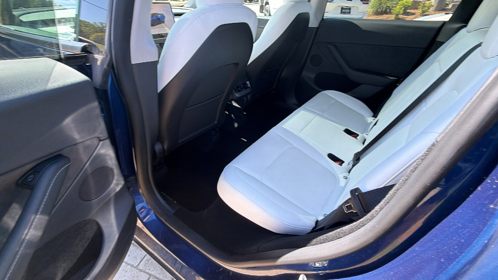 Used 2023 Tesla Model Y Long Range image 24