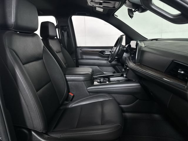 Used 2025 Chevrolet Suburban LT AWD/4WD image 29