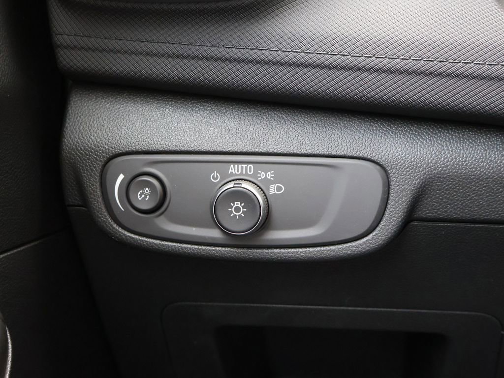 Used 2024 Chevrolet TrailBlazer LT w/ Convenience Package FWD image 33