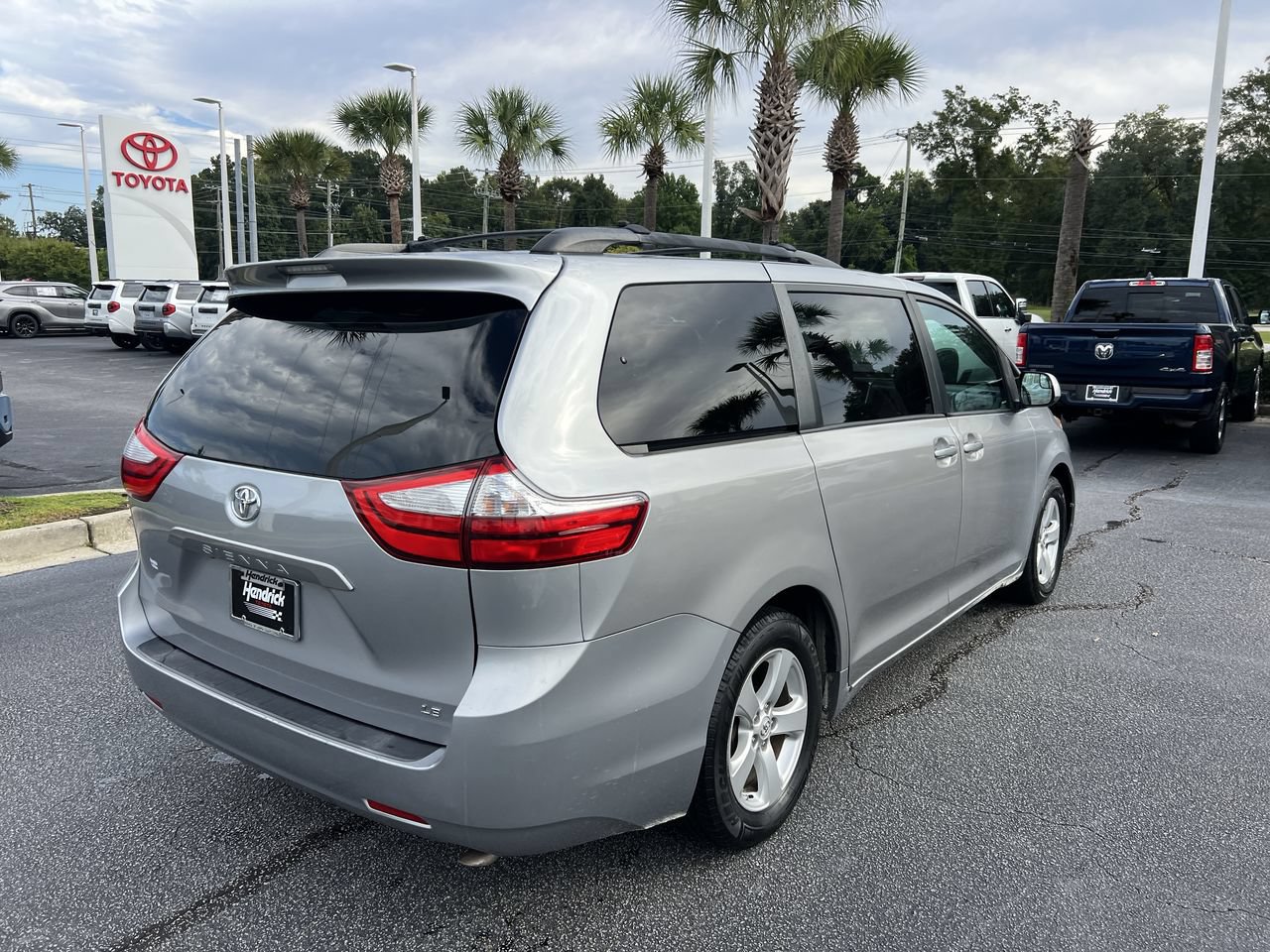 Used 2015 Toyota Sienna LE FWD image 10