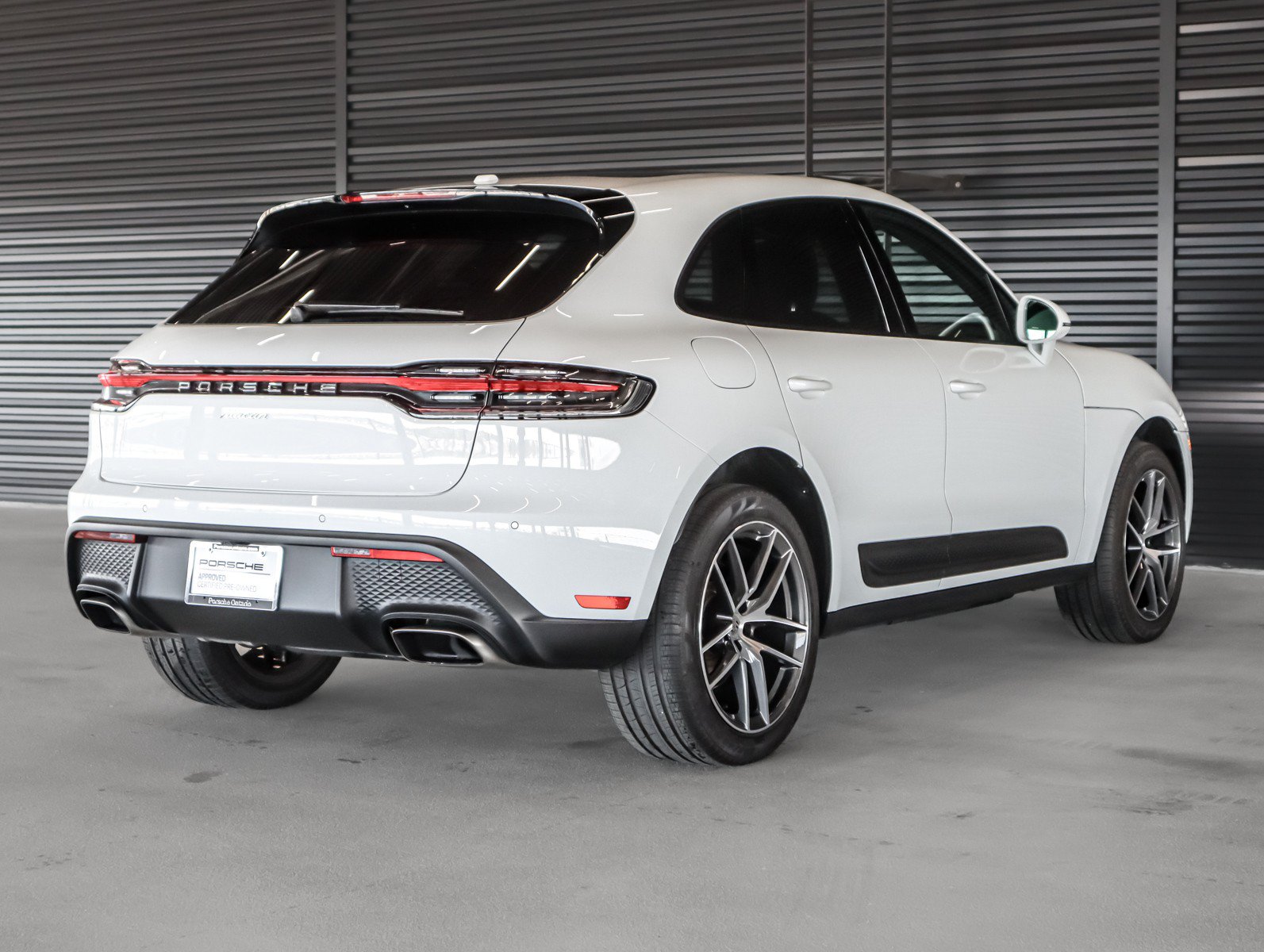 Used 2026 Porsche Macan AWD/4WD image 10