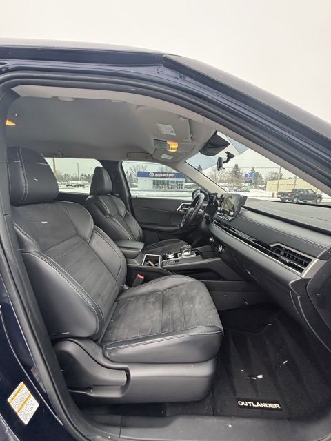 Used 2022 Mitsubishi Outlander SE image 13