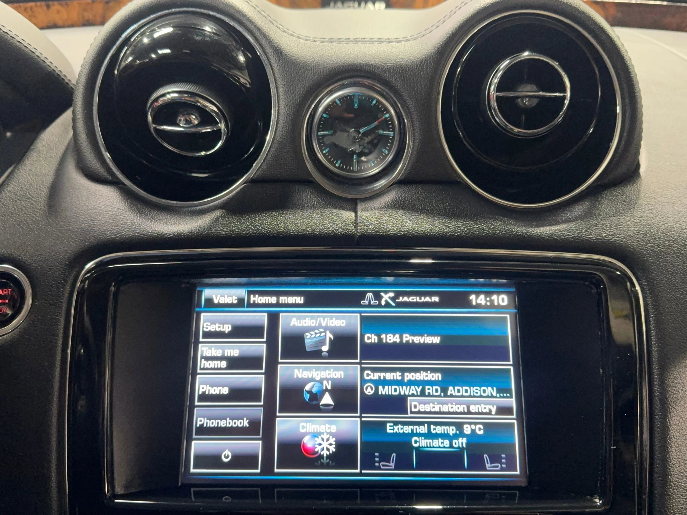 Used 2015 Jaguar XJ image 37