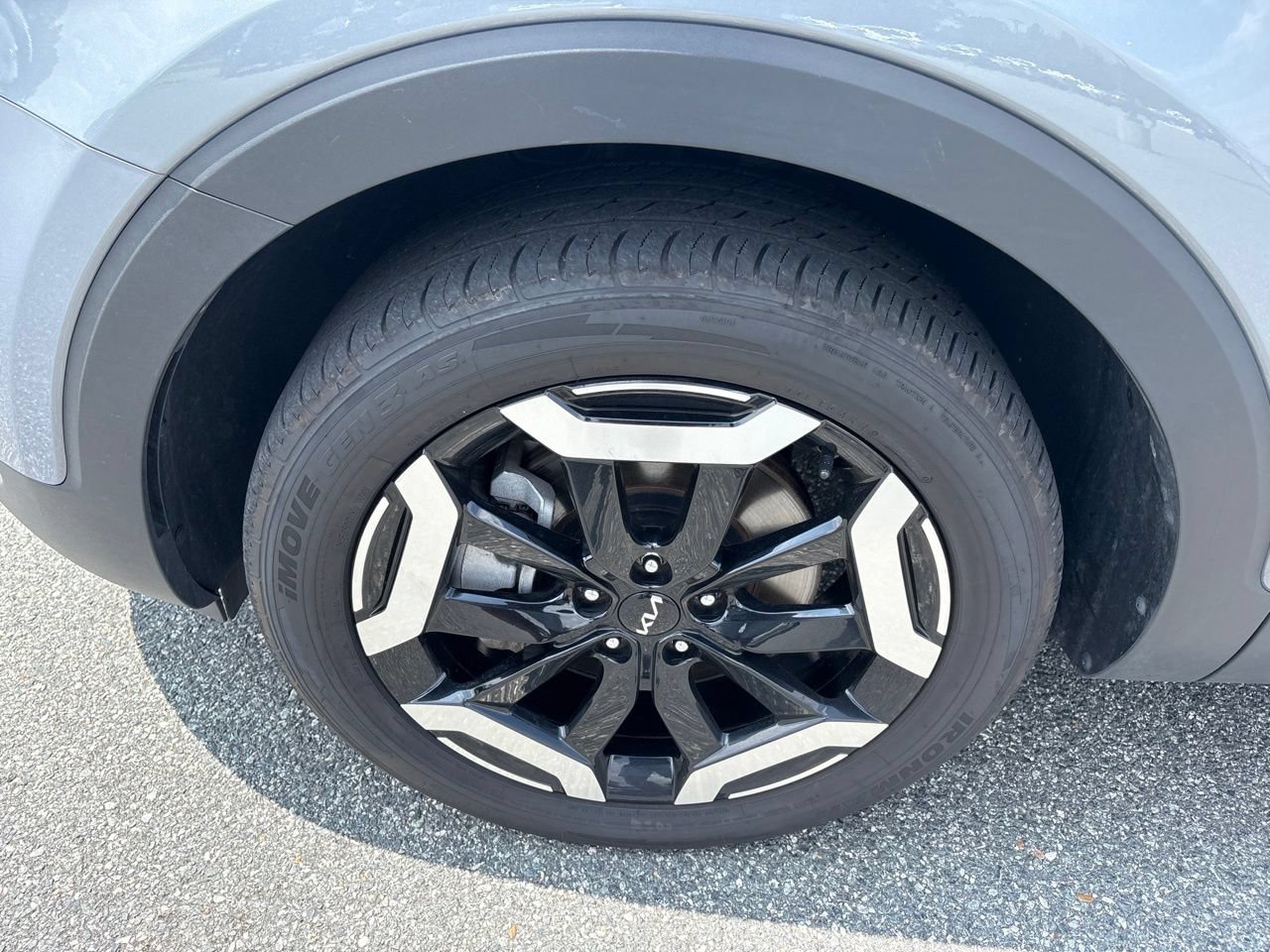 Used 2025 Kia Telluride S FWD image 13