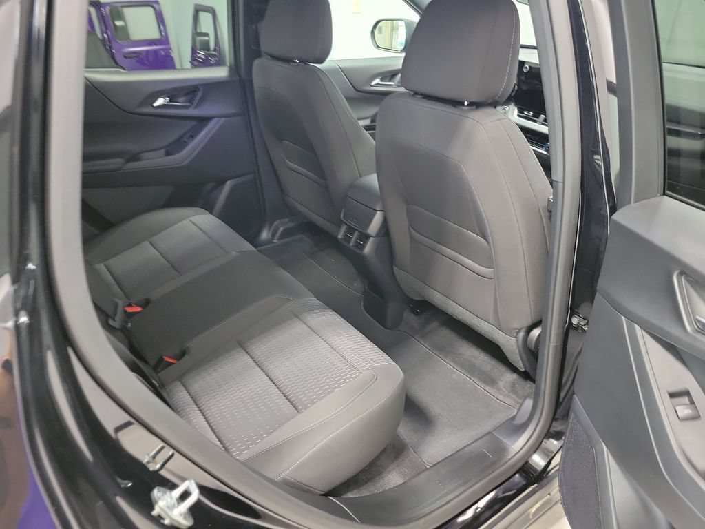 Used 2026 Chevrolet Equinox LT AWD/4WD image 17