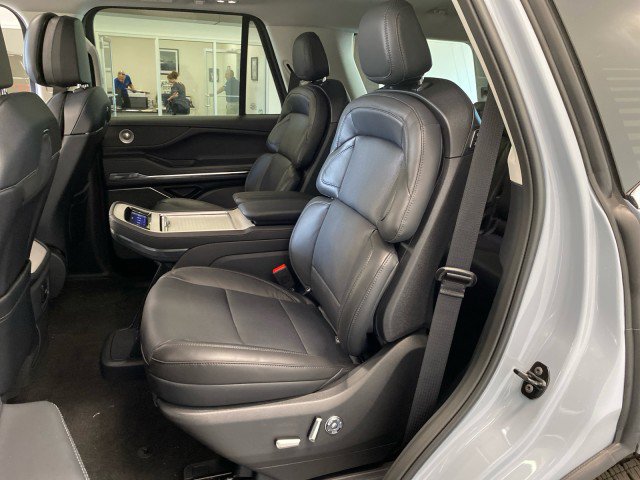 New 2025 Lincoln Navigator Reserve image 12