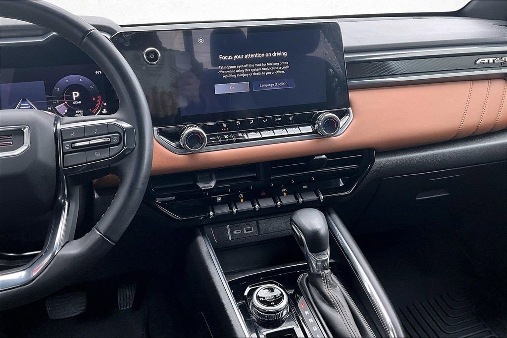 Used 2024 GMC Canyon AT4 image 9