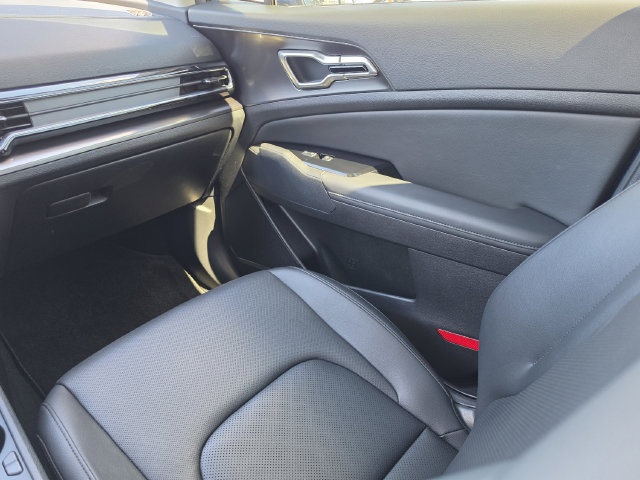 Used 2025 Kia Sportage EX w/ Premium Package FWD image 26