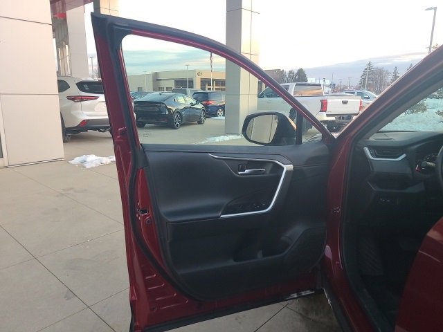 Used 2024 Toyota RAV4 Adventure image 17