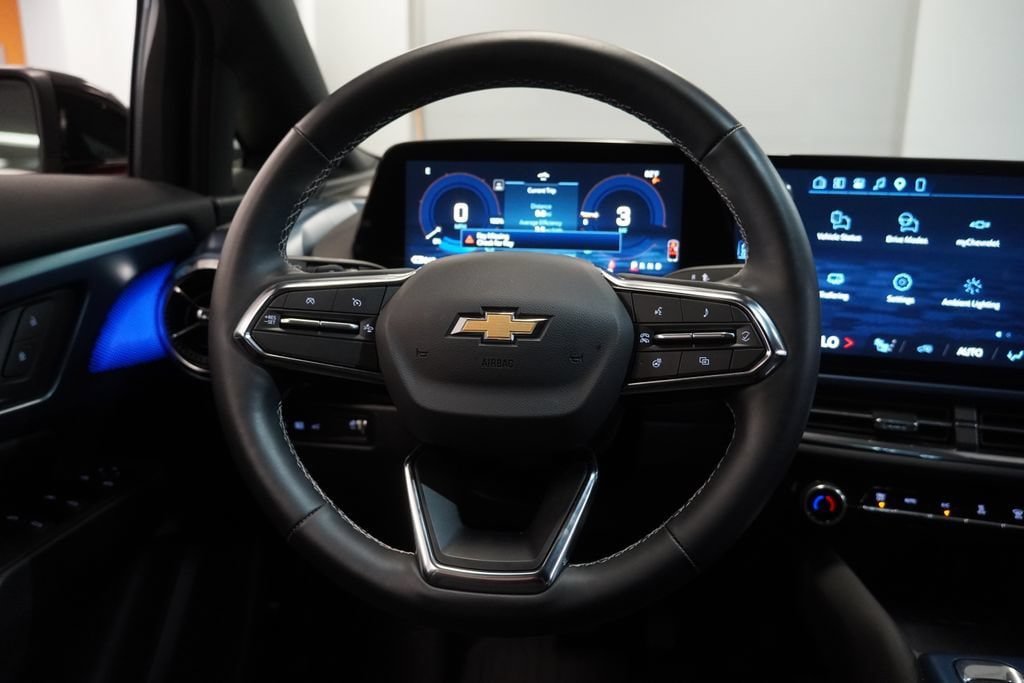 New 2026 Chevrolet Equinox EV LT w/ LPO, Blackout Package FWD image 18