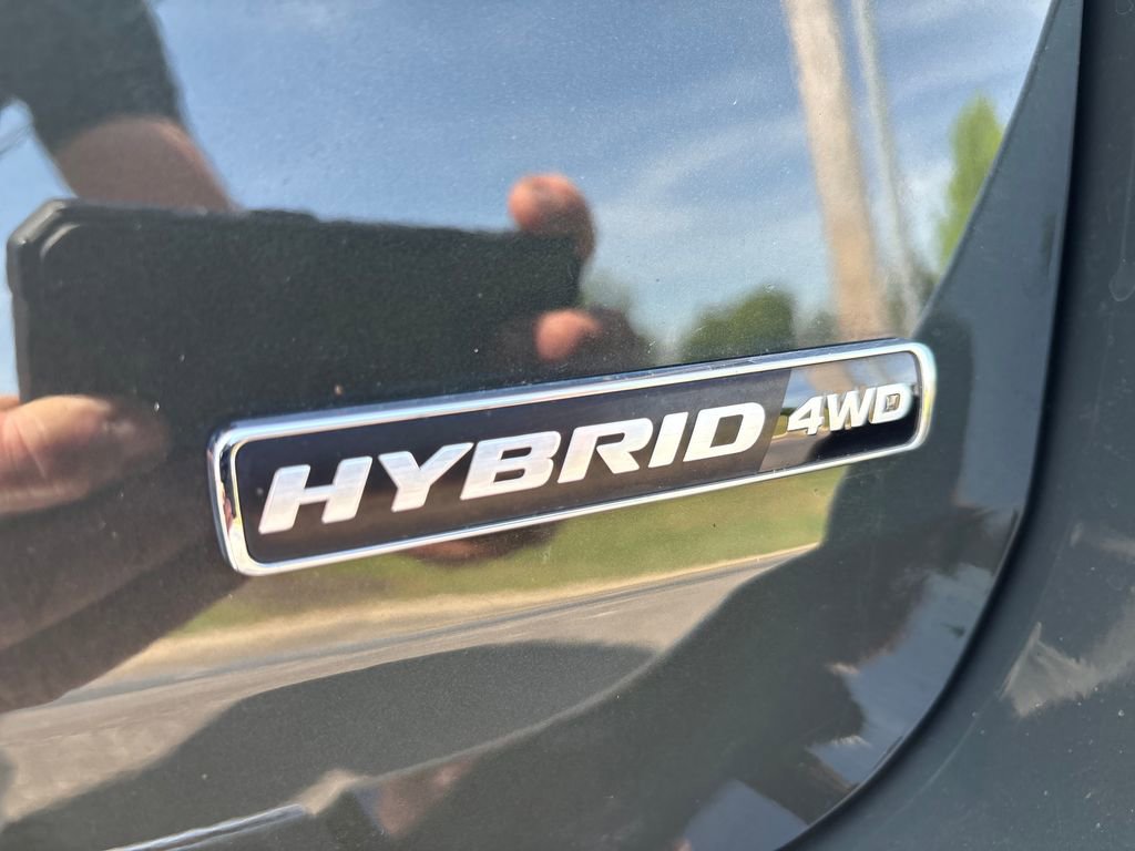 Used 2023 Ford Explorer Limited w/ Hybrid Equipment Group 310A AWD/4WD image 12