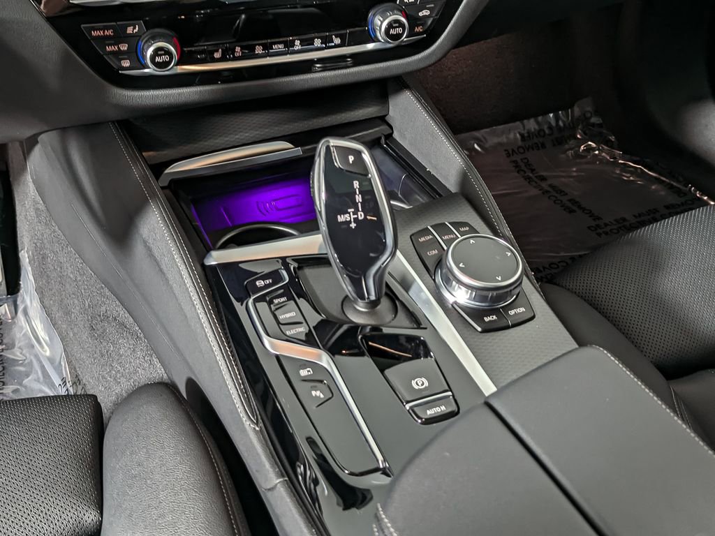 Certified 2023 BMW 530e xDrive w/ Premium Package image 29