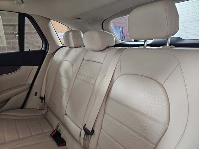 Used 2019 Mercedes-Benz GLC 300 4MATIC image 23