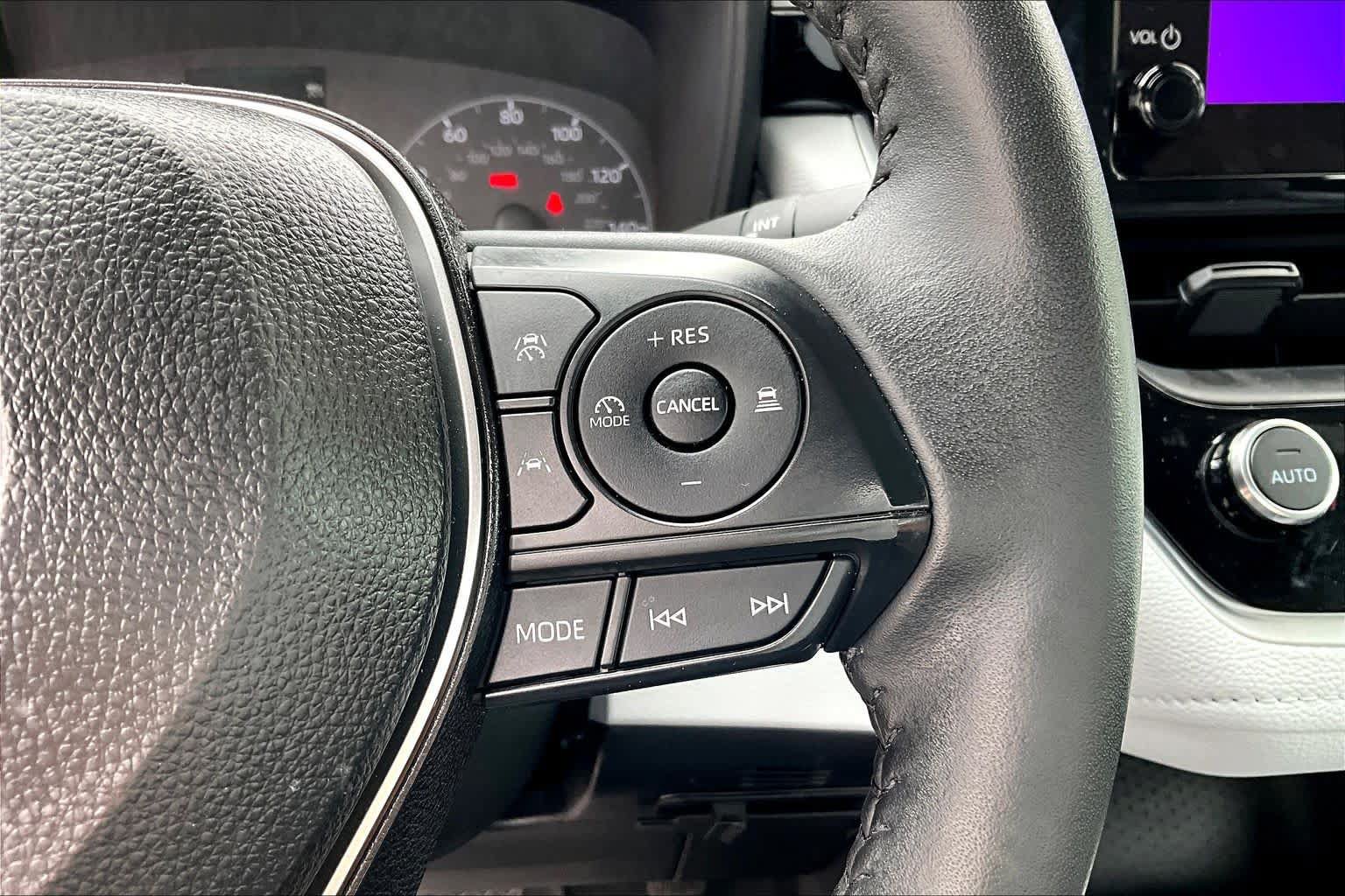 Certified 2025 Toyota Corolla SE FWD image 23