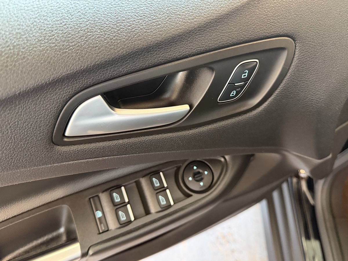 Used 2018 Ford C-MAX SE FWD image 27