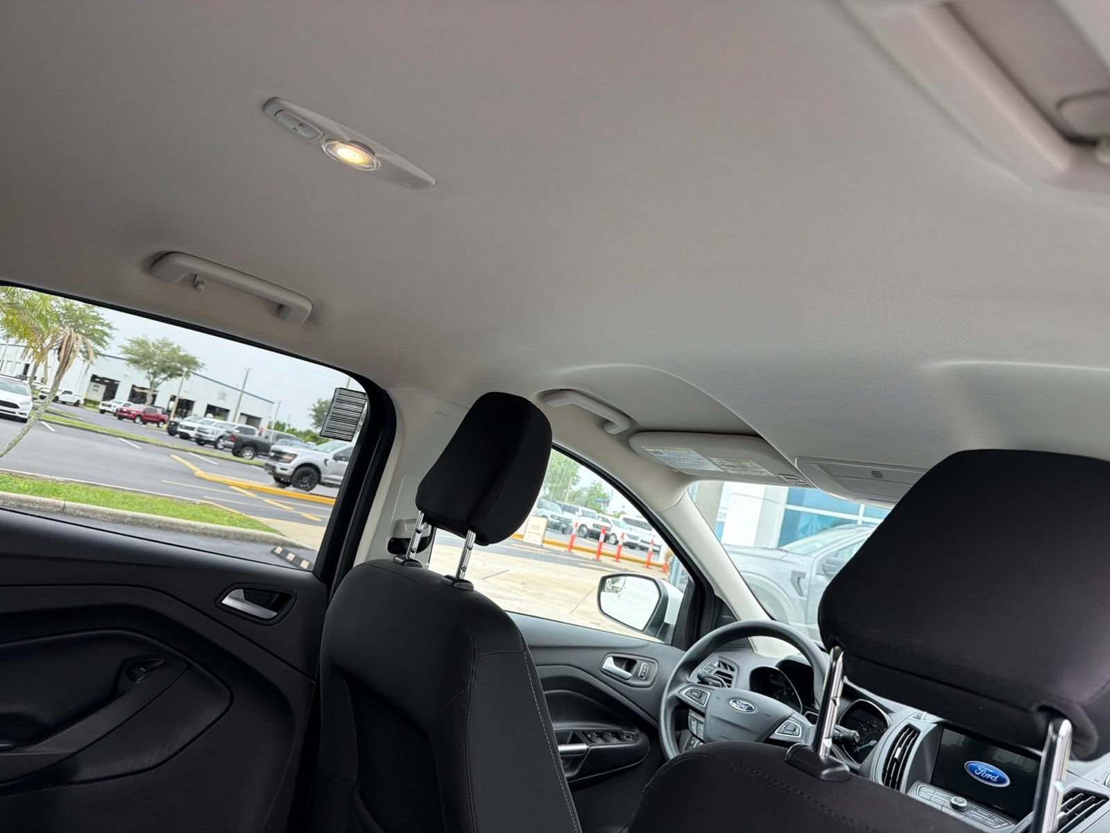 Used 2018 Ford Escape SE w/ SE Sync 3 Package AWD/4WD image 9