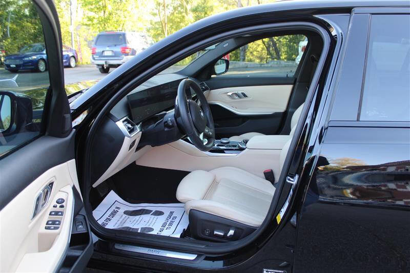 Used 2023 BMW 330i Sedan w/ Driving Assistance Package RWD image 10