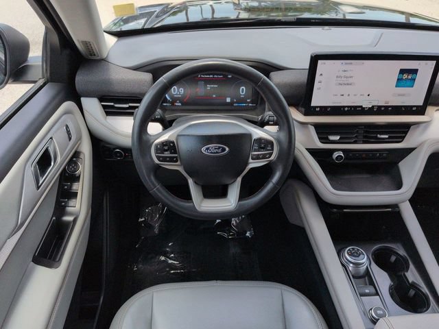 Certified 2025 Ford Explorer Active w/ Active Comfort Package RWD image 16