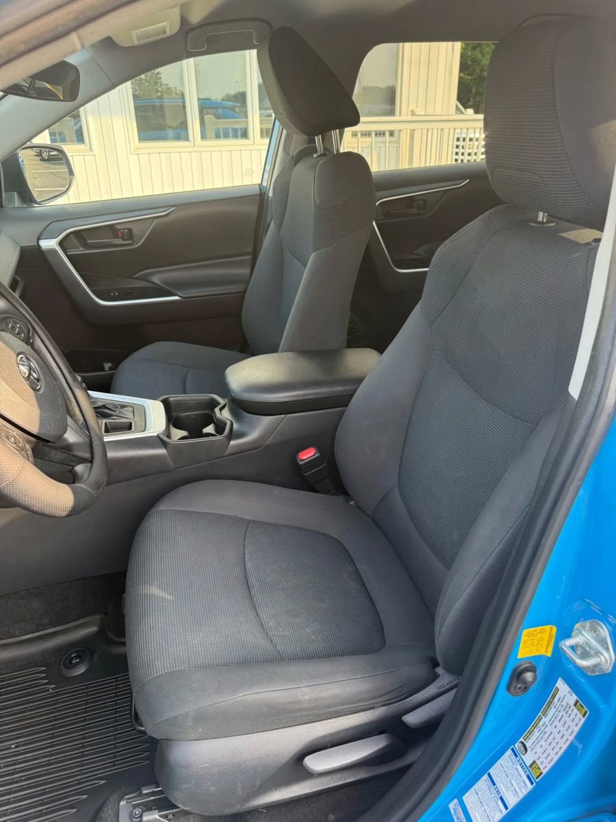 Used 2019 Toyota RAV4 LE w/ All Weather Liner Package image 13