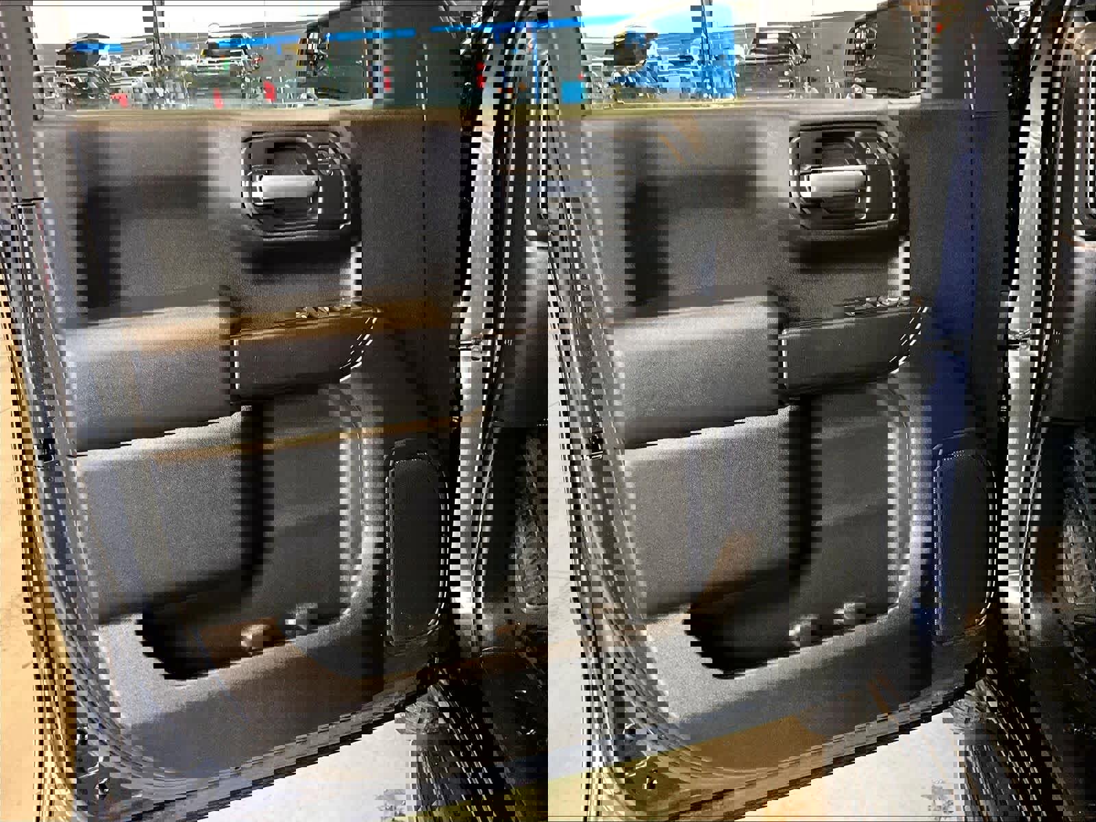 Used 2023 Chevrolet Silverado 1500 Custom image 9