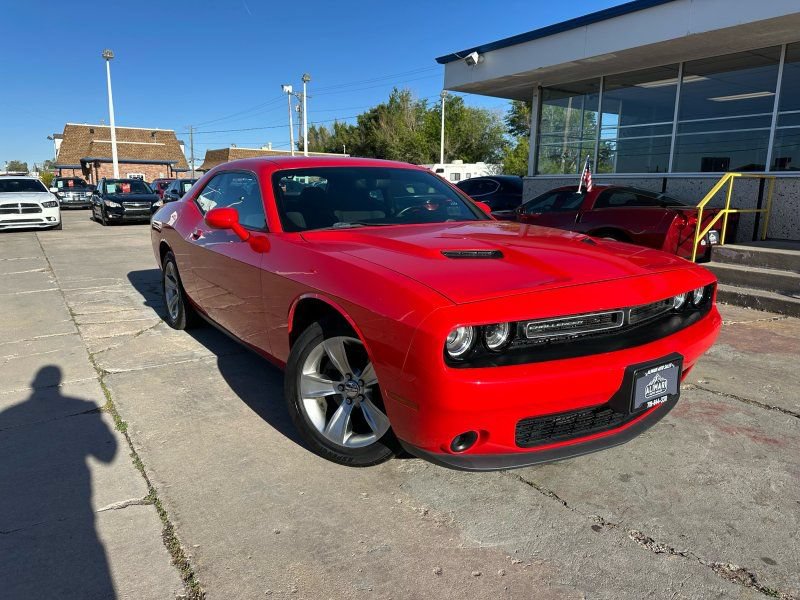 Used 2016 Dodge Challenger SXT