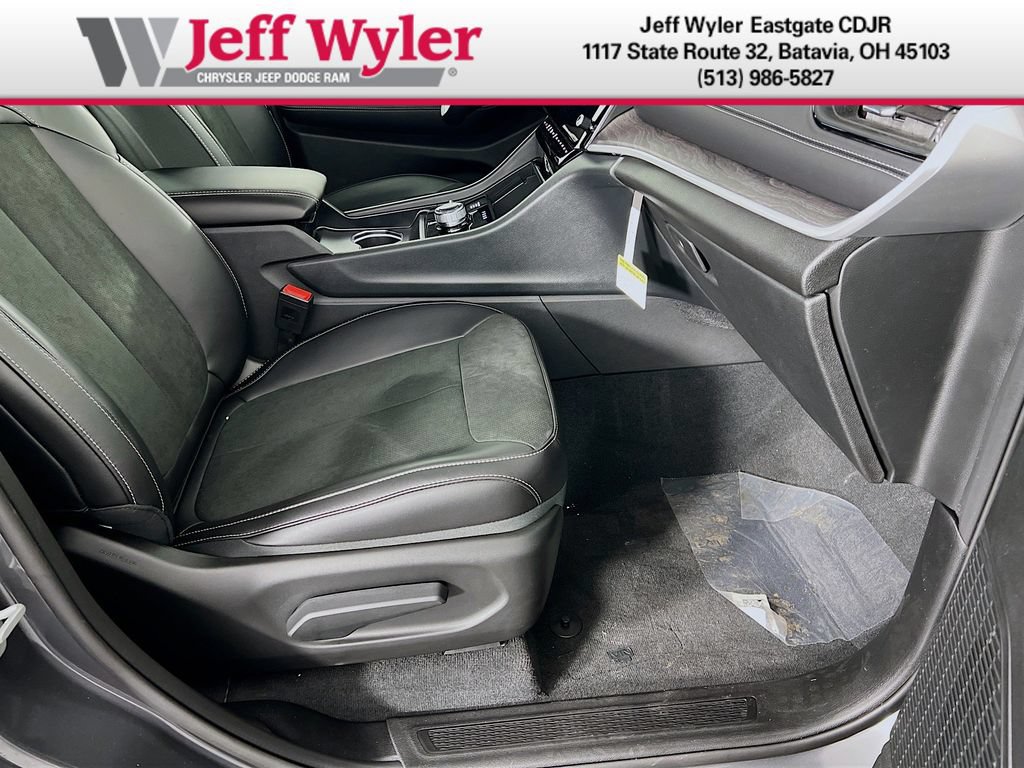 New 2026 Jeep Grand Cherokee Altitude AWD/4WD image 23