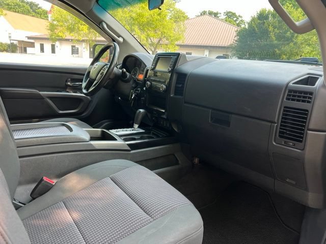 Used 2015 Nissan Titan SV w/ SV Value Truck Package AWD/4WD image 20