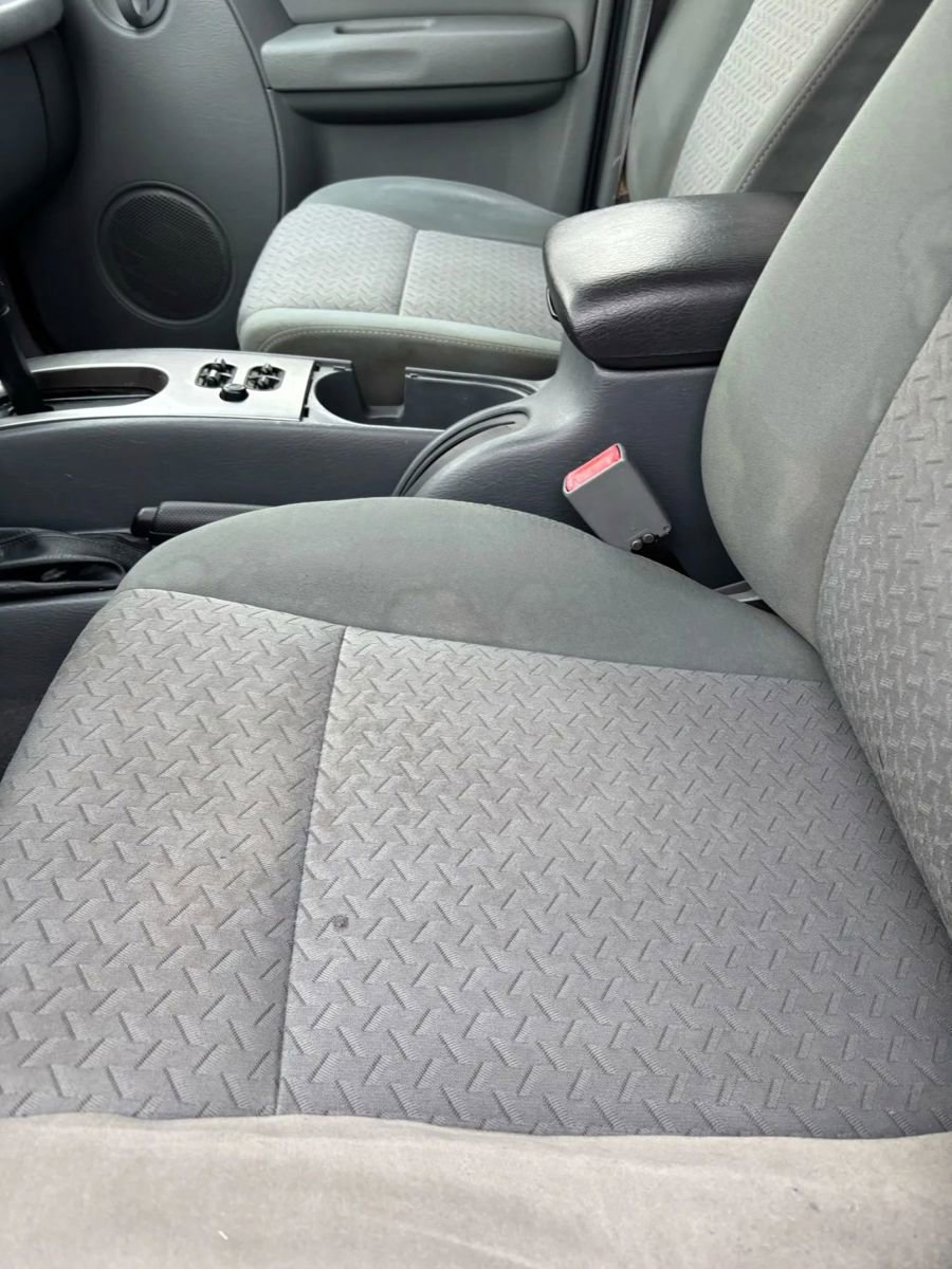 Used 2005 Jeep Liberty Renegade image 47