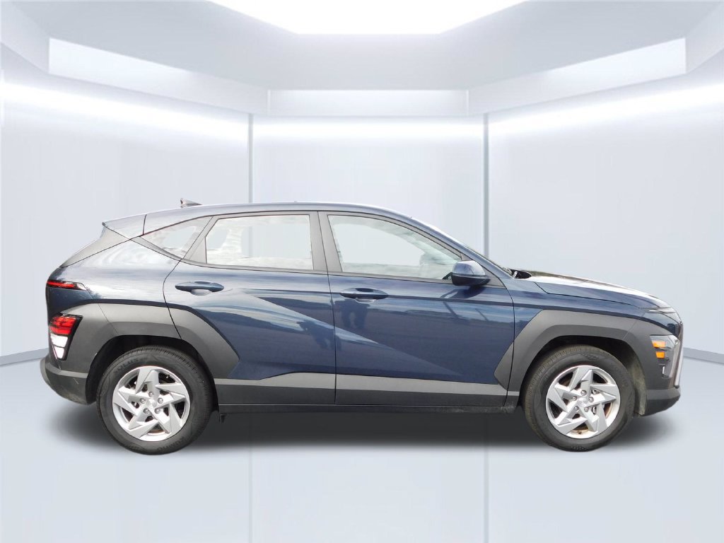 Used 2026 Hyundai Kona SE FWD image 2
