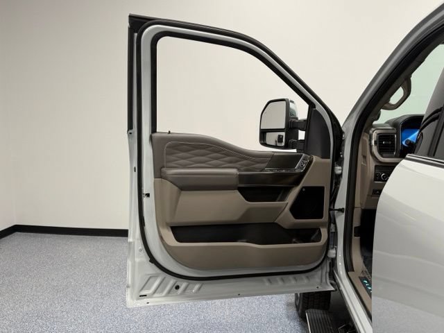 Certified 2026 Ford F450 Platinum w/ Platinum Plus Package AWD/4WD image 14