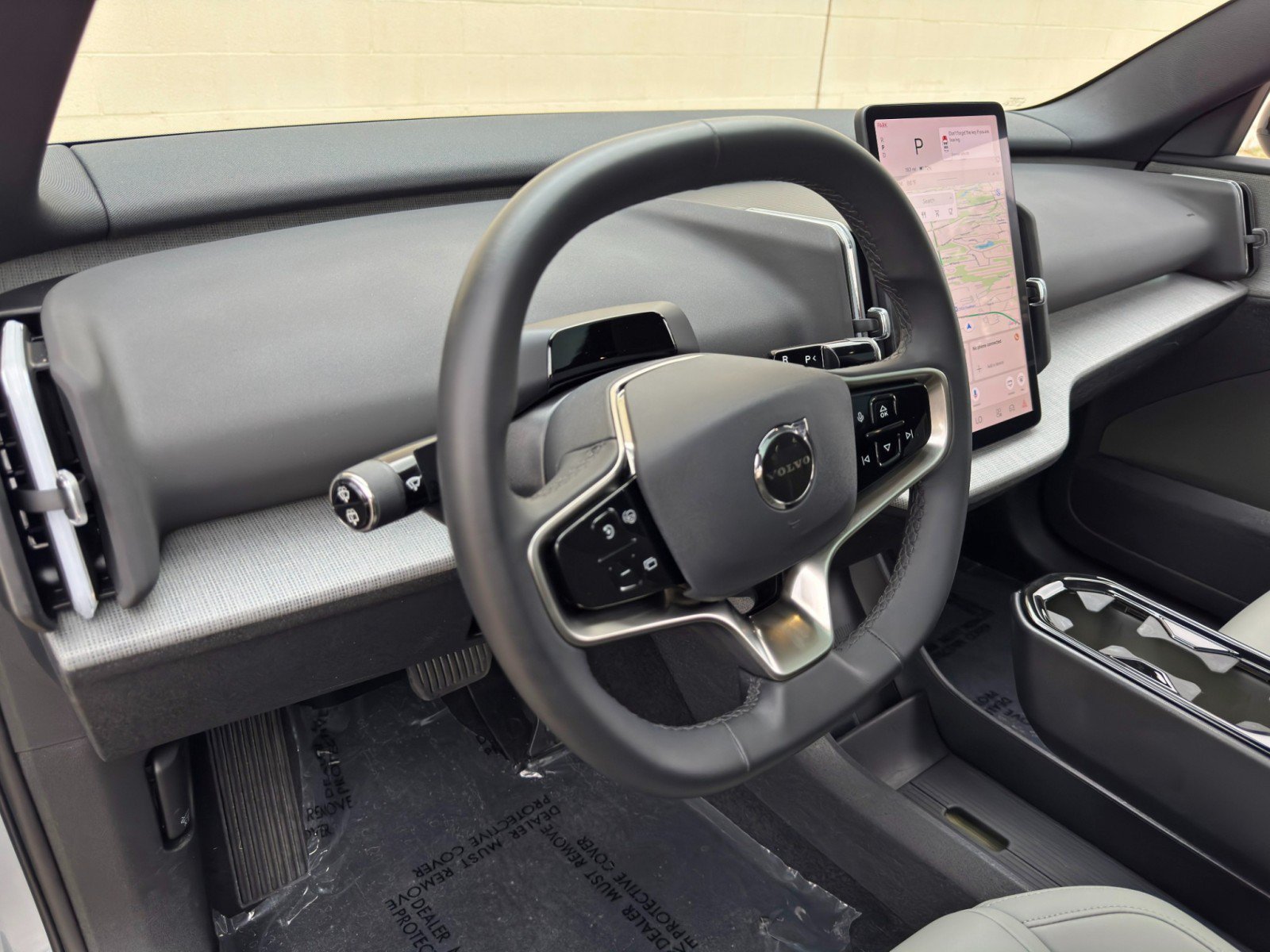 Used 2025 Volvo EX30 Plus AWD/4WD image 13