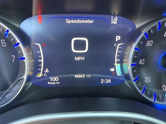 Used 2025 Chrysler Pacifica Select image 12