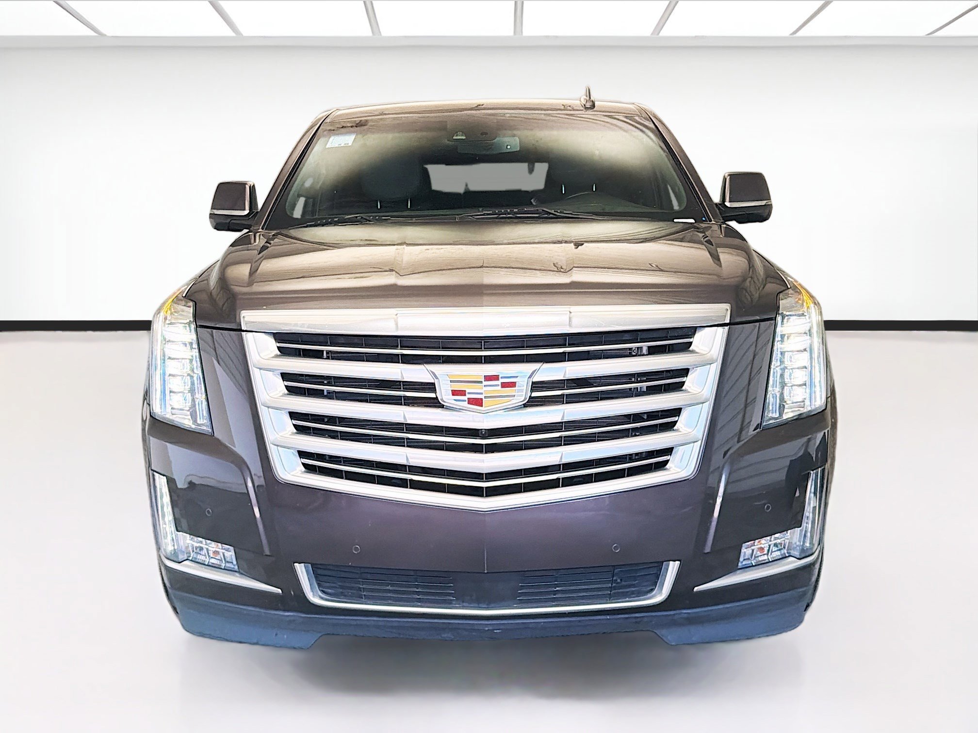 Used 2016 Cadillac Escalade Platinum AWD/4WD image 2