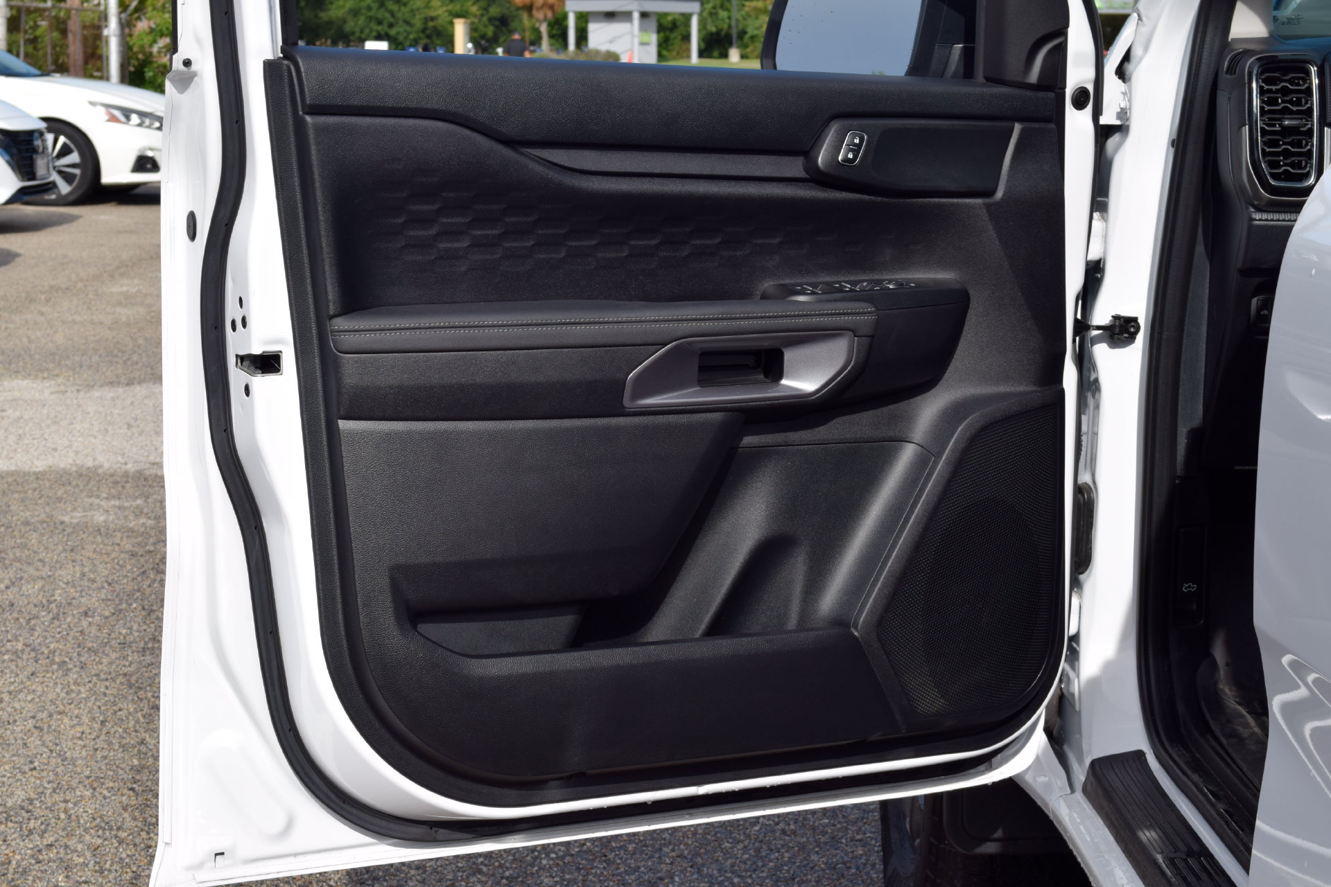 Used 2025 Ford Ranger XLT w/ FX4 Off-Road Package AWD/4WD image 16