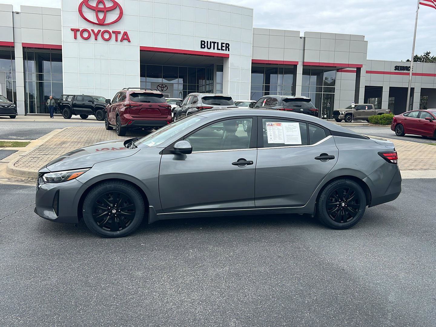 Used 2025 Nissan Sentra S image 3