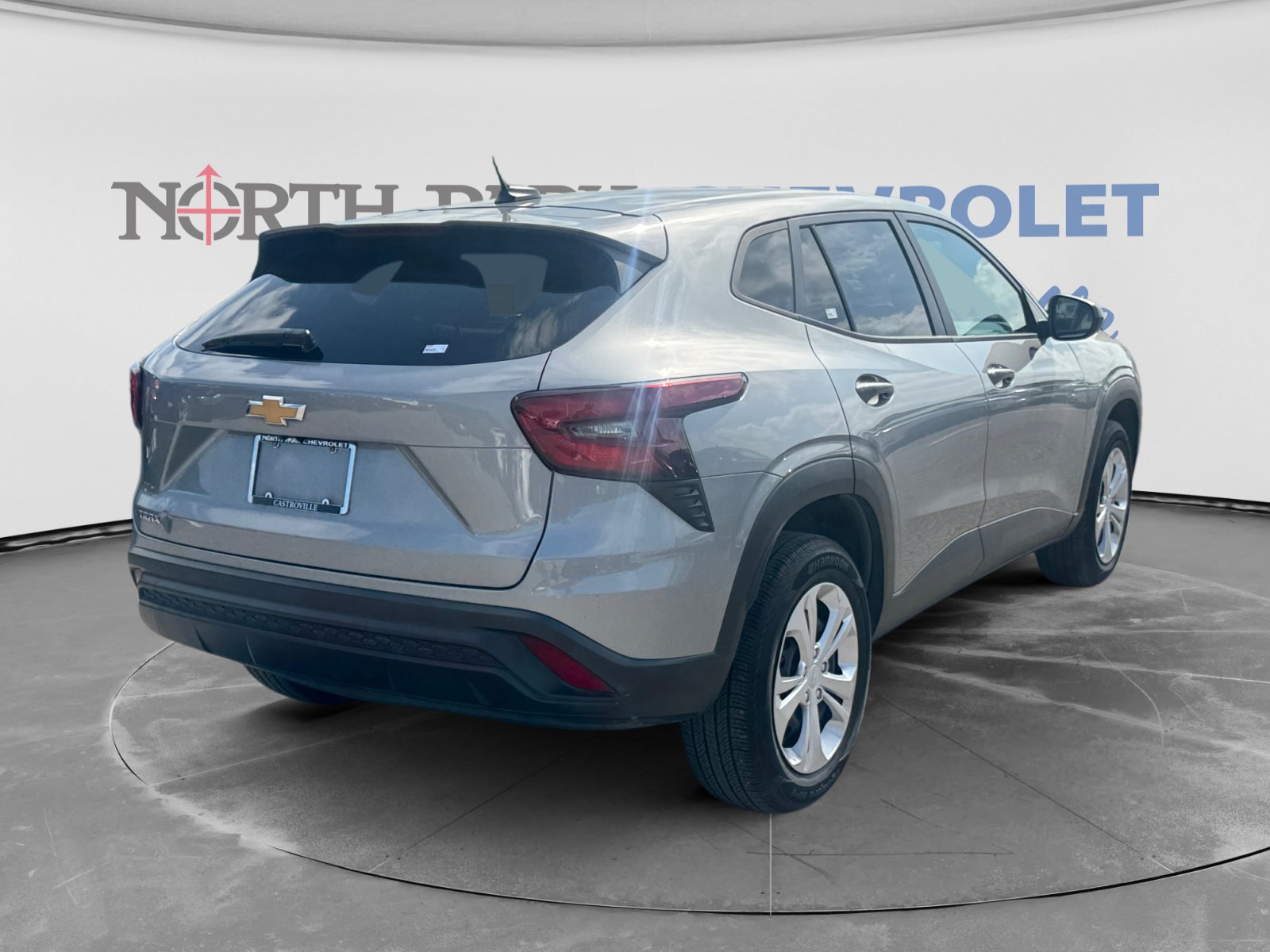 Used 2024 Chevrolet Trax LS w/ Driver Confidence Package FWD image 5