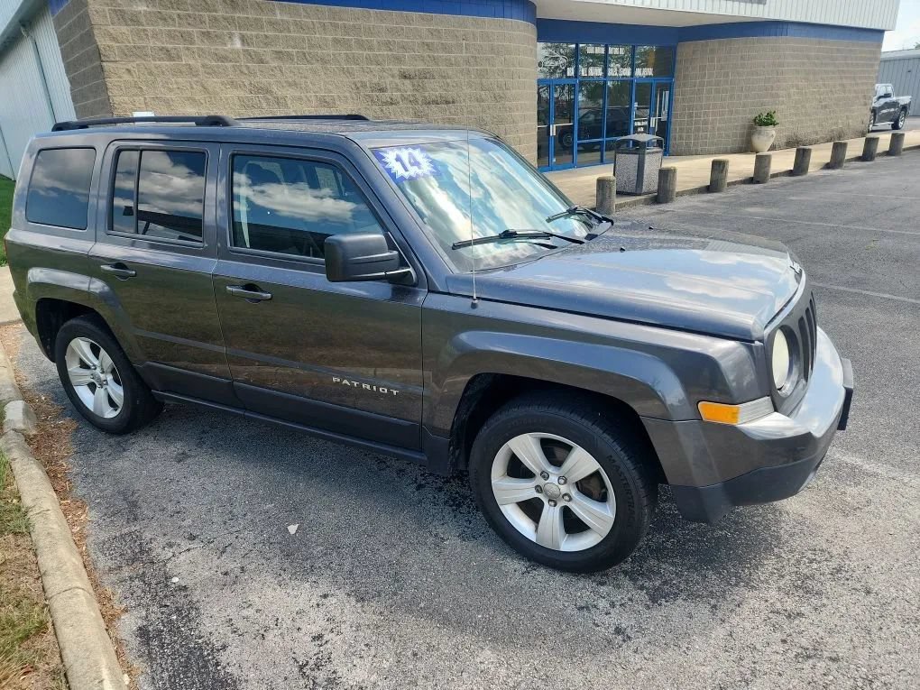 Used 2014 Jeep Patriot Latitude FWD image 1