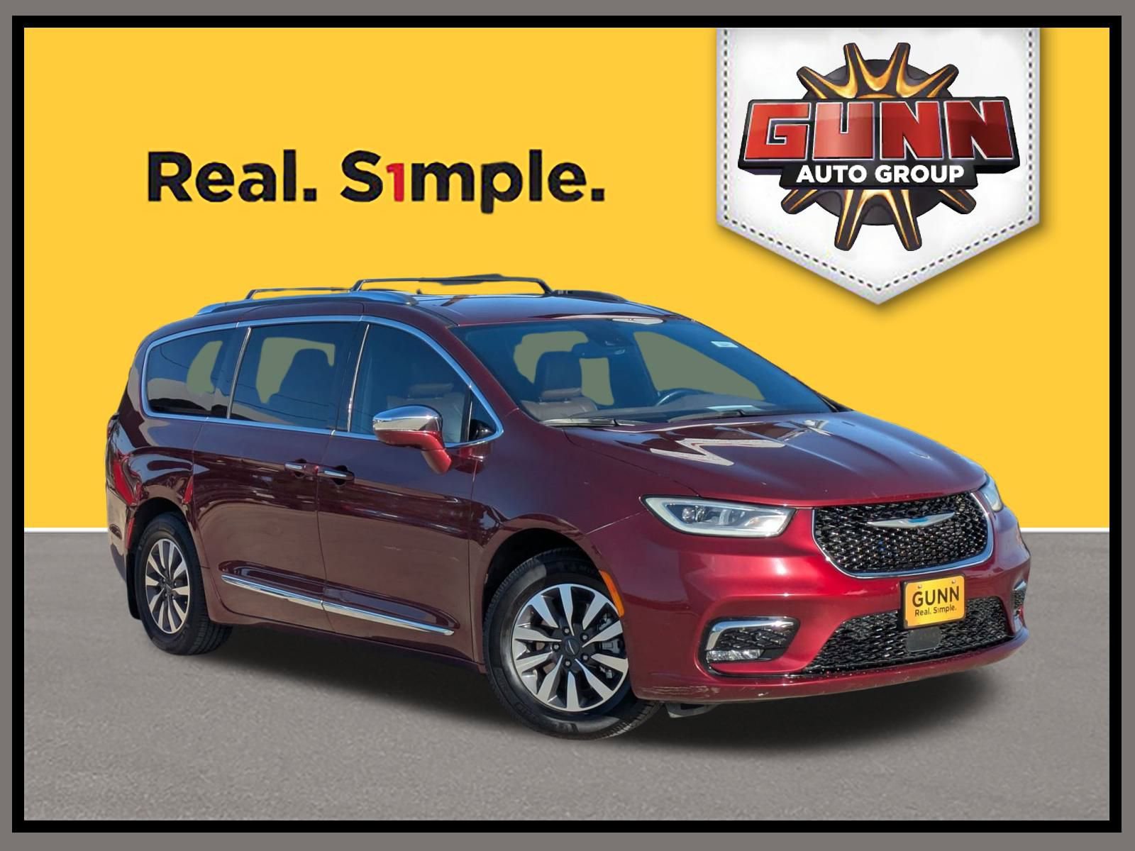 Used 2021 Chrysler Pacifica Limited w/ Uconnect Theater Family Group