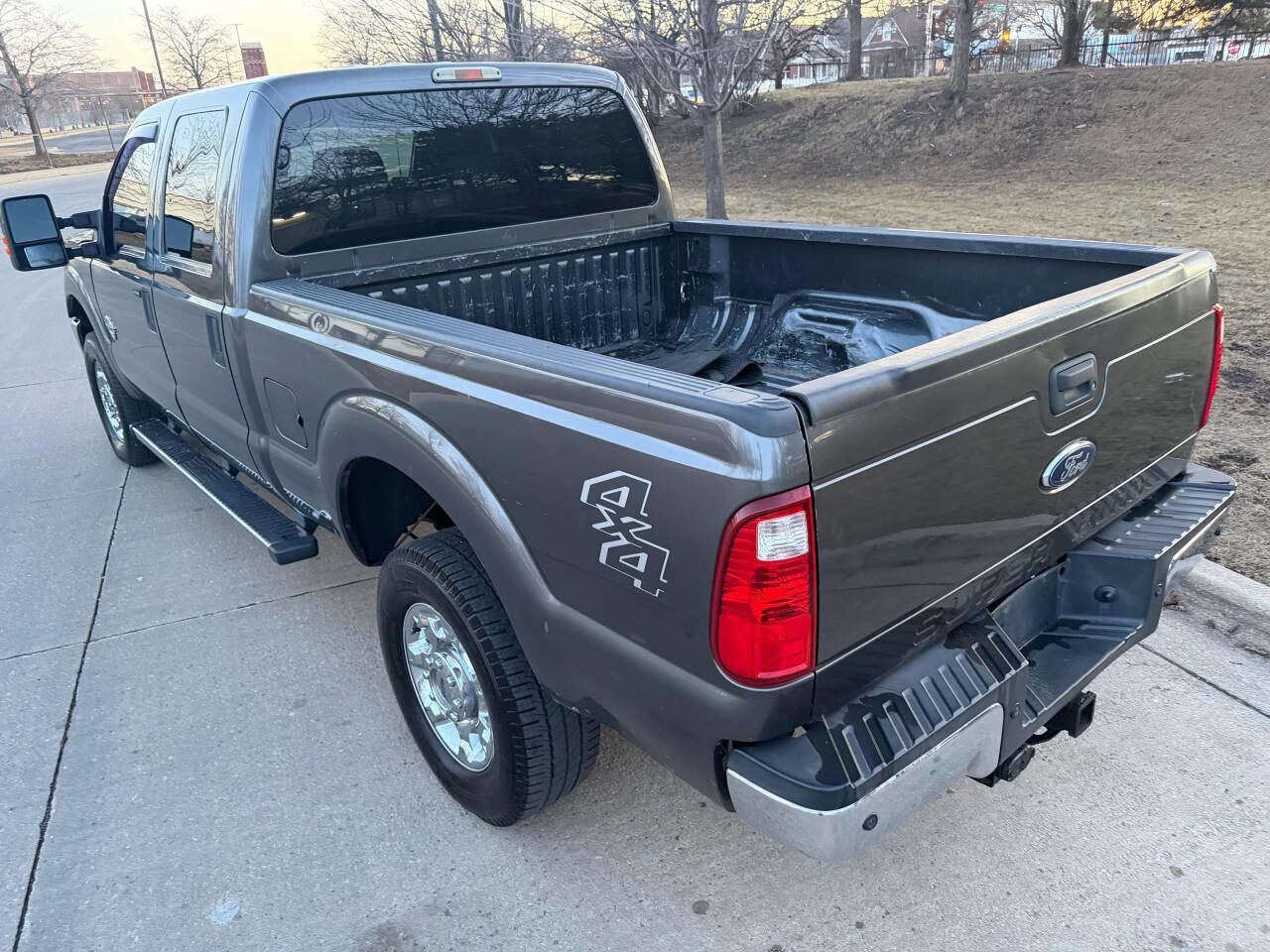 Used 2015 Ford F250 XLT w/ XLT Premium Package image 8