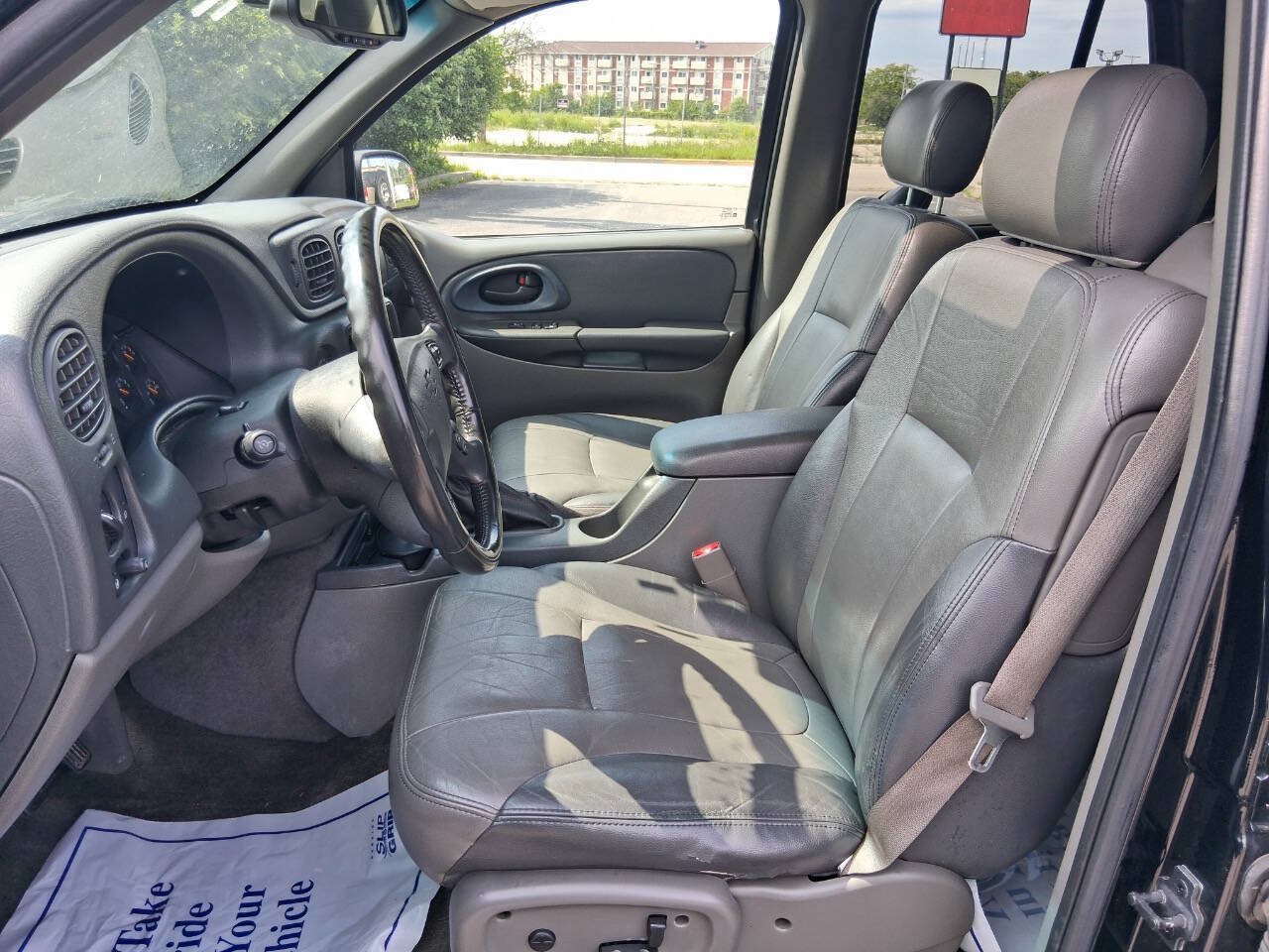 Used 2002 Chevrolet TrailBlazer LTZ AWD/4WD image 9
