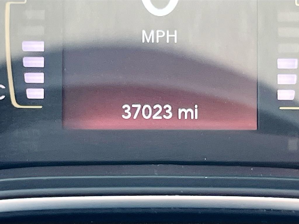 Used 2021 Jeep Cherokee Latitude FWD image 12