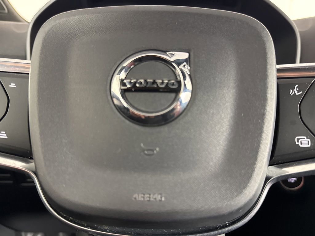 Used 2019 Volvo XC40 T5 Momentum image 35