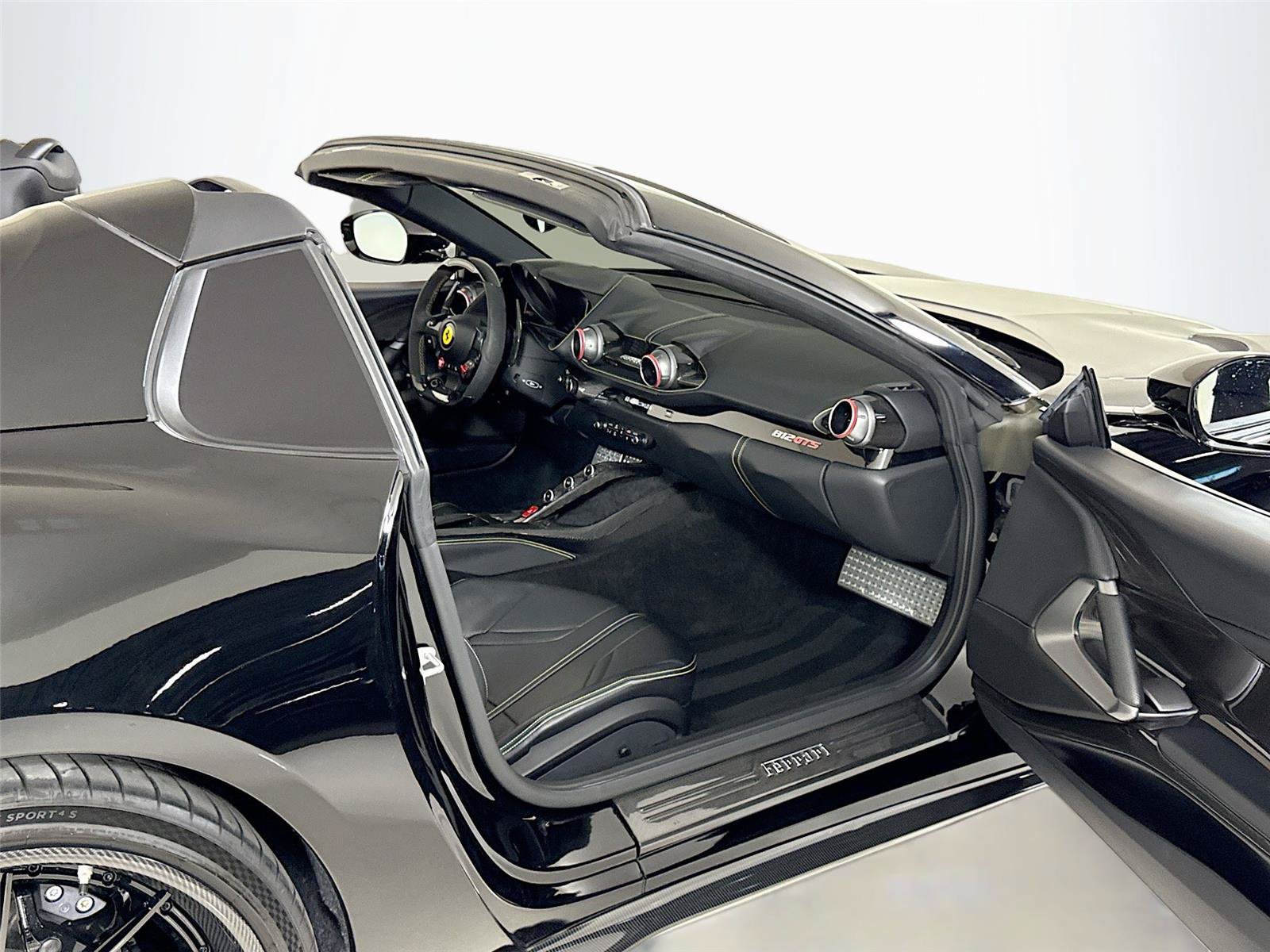Used 2021 Ferrari 812 GTS RWD image 28