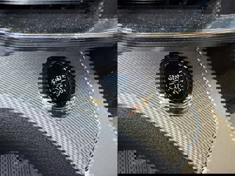 Used 2024 Ford Explorer XLT w/ Equipment Group 202A image 25