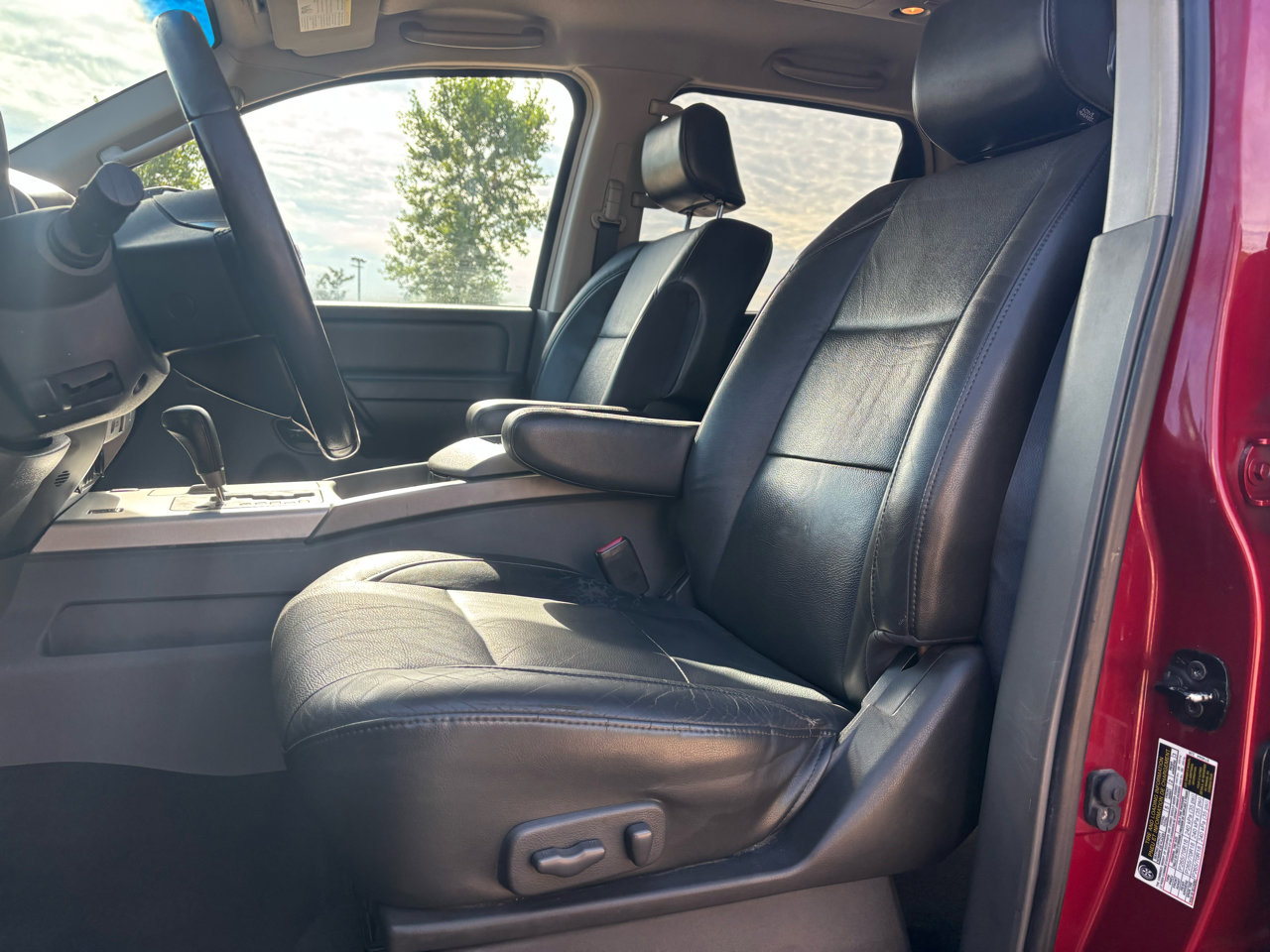 Used 2006 Nissan Titan LE w/ (T01) Tow Pkg image 10