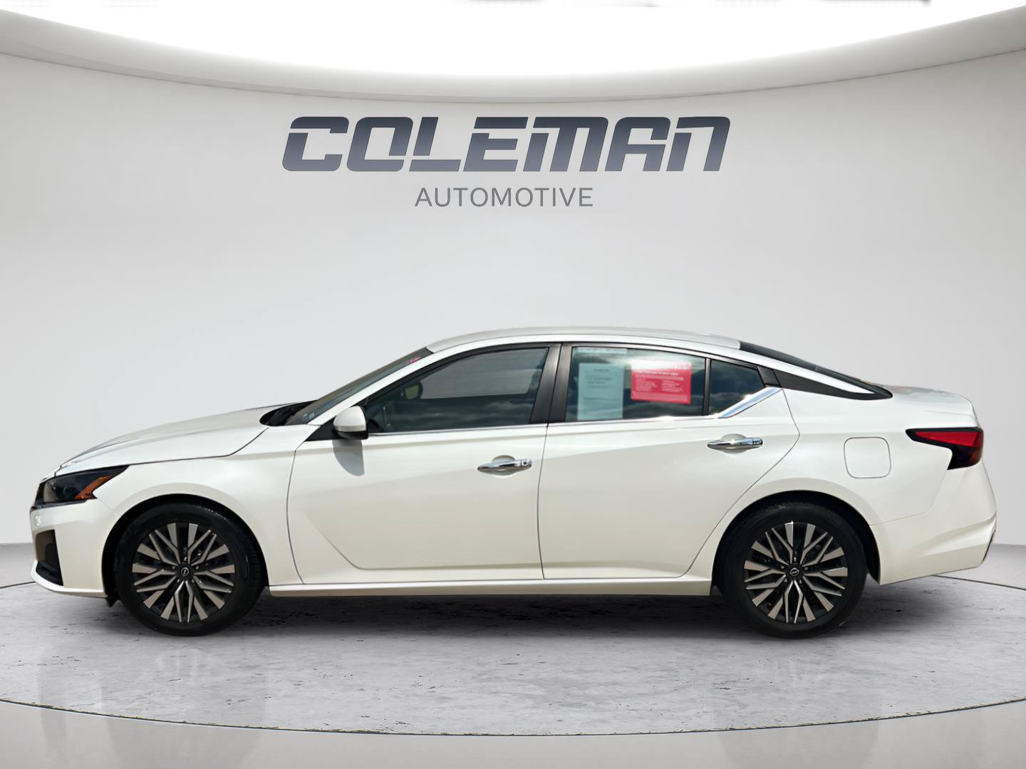 Used 2024 Nissan Altima 2.5 SV FWD image 5